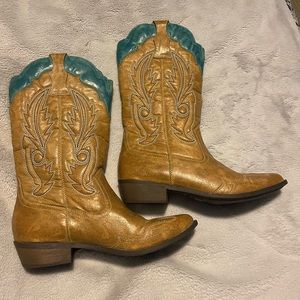 Coconut cowboy boots